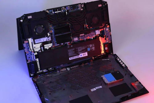 科技革新 機(jī)械革命曠世水冷游戲本拆機(jī)圖解，探秘貫穿CPU與GPU的散熱管道